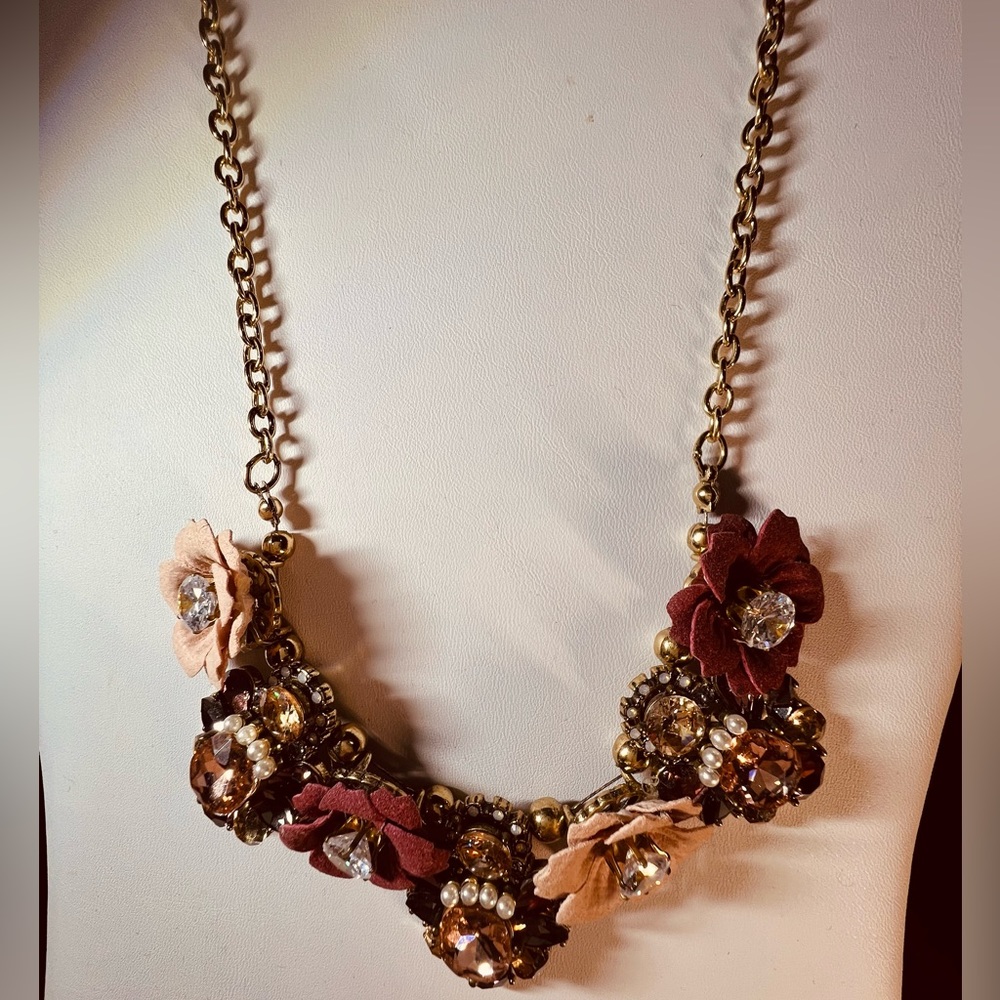 GOLD TONE MULTI COLOR STONE FLOWER BIB NECKLACE